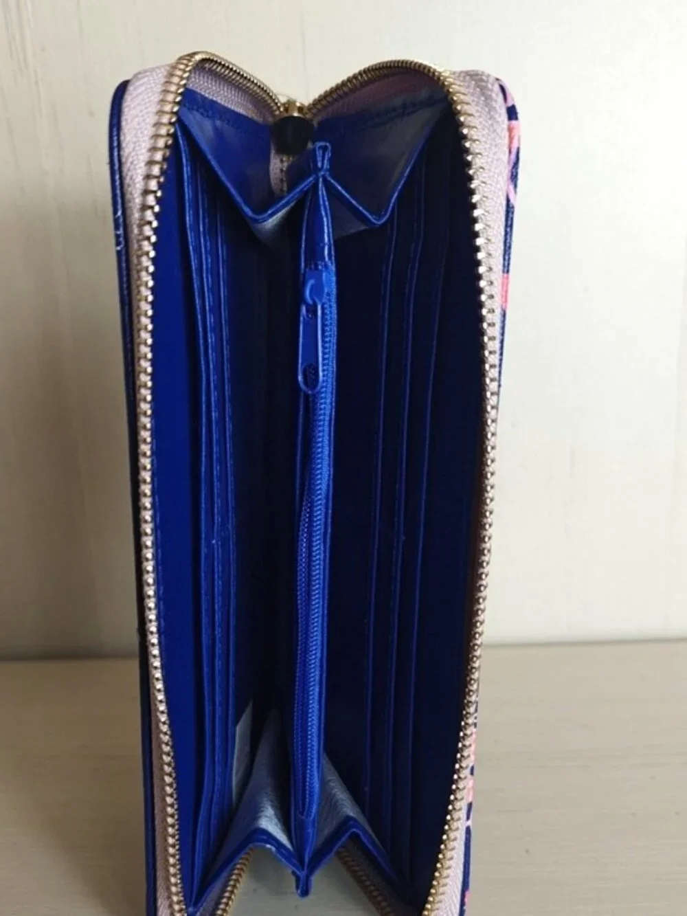 Distroller La Divina Carteruka Zip Around Wallet